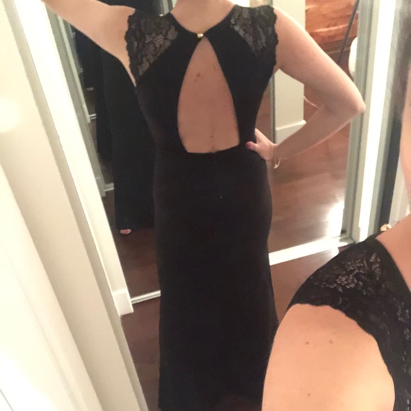 Long black dress with leg slit - Picture 3 of 8